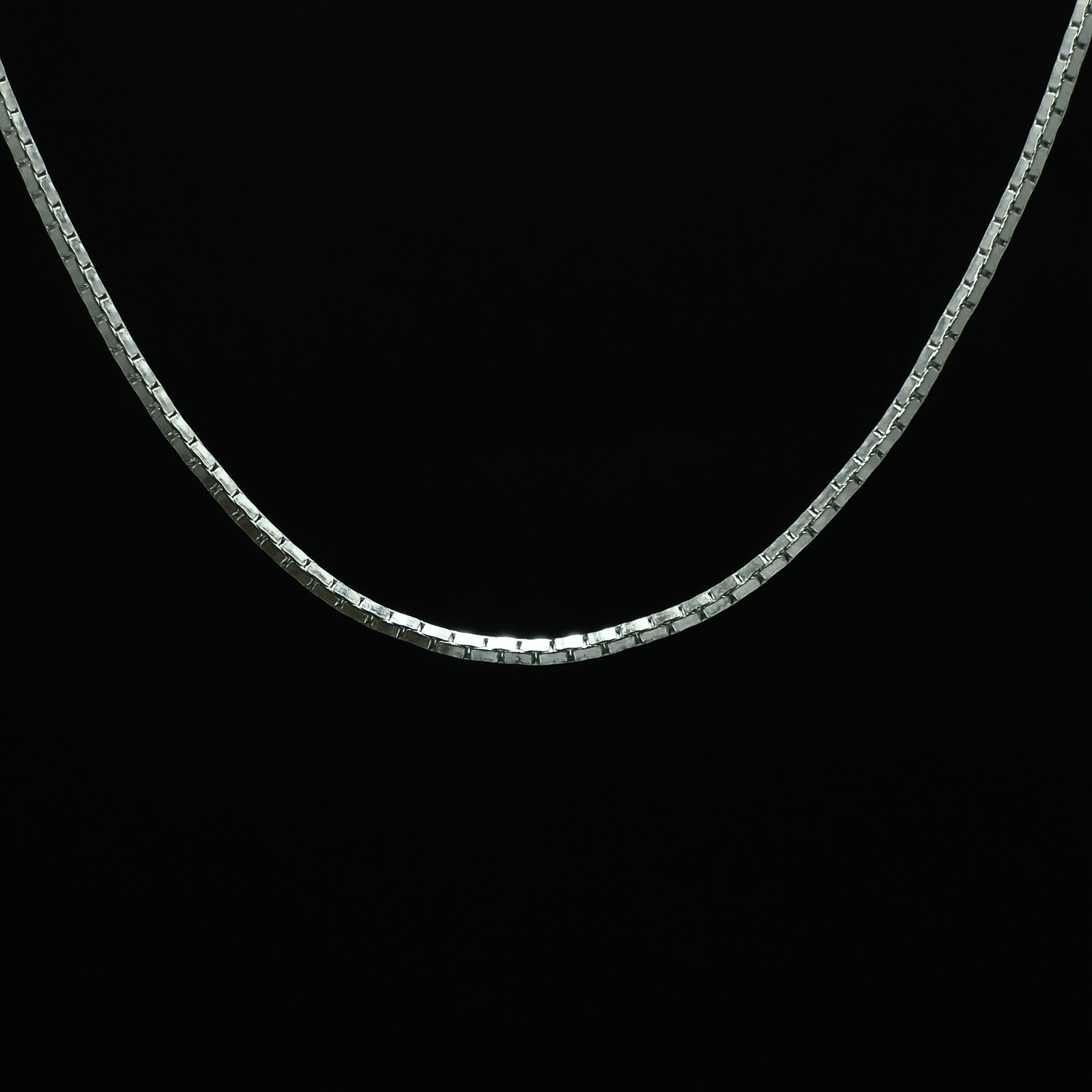 Elegant Silver Link Chain