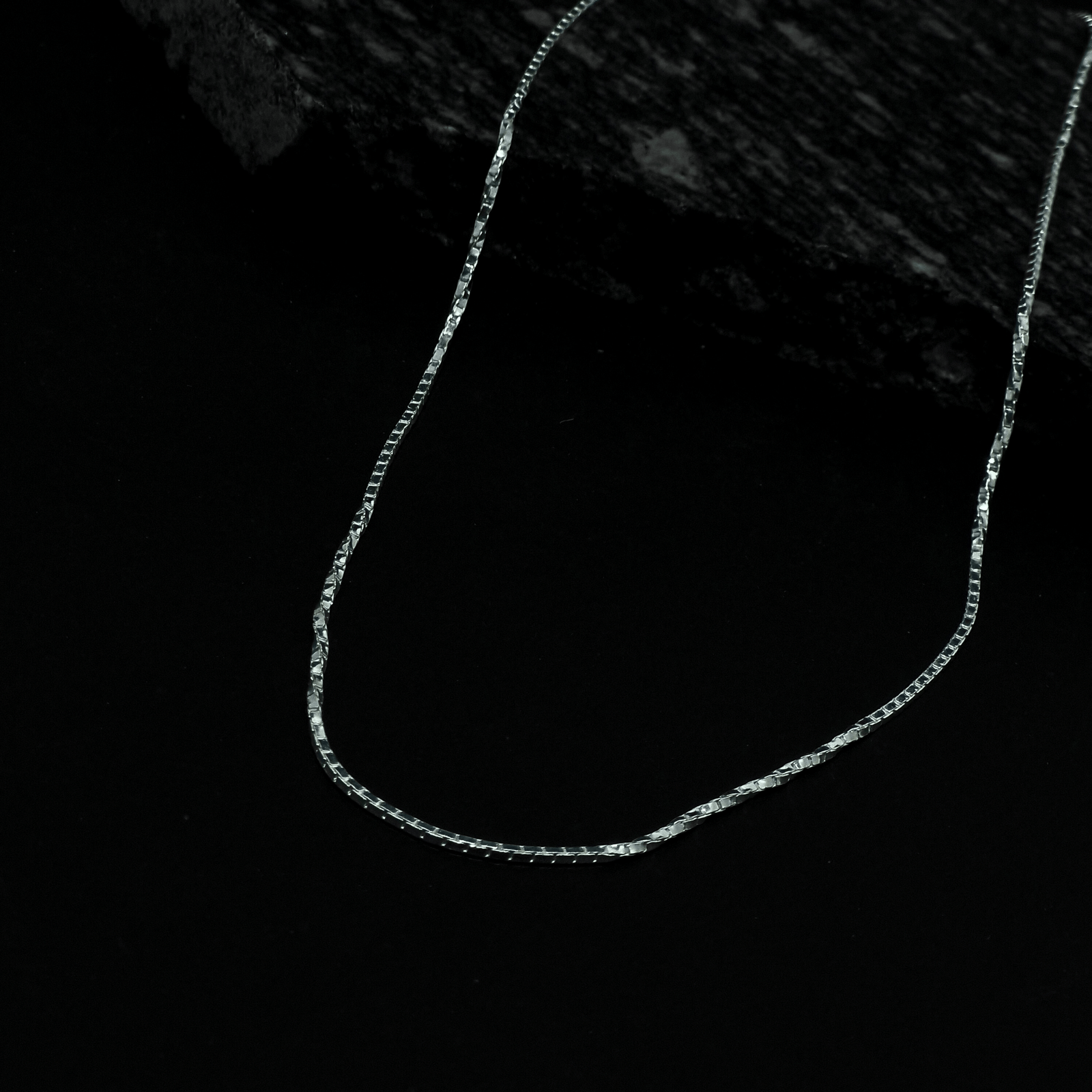 Contemporary Smooth Link Chain