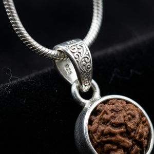 Aarvya Rudra Sphere Pendant - 925 Sterling Silver - Lustra
