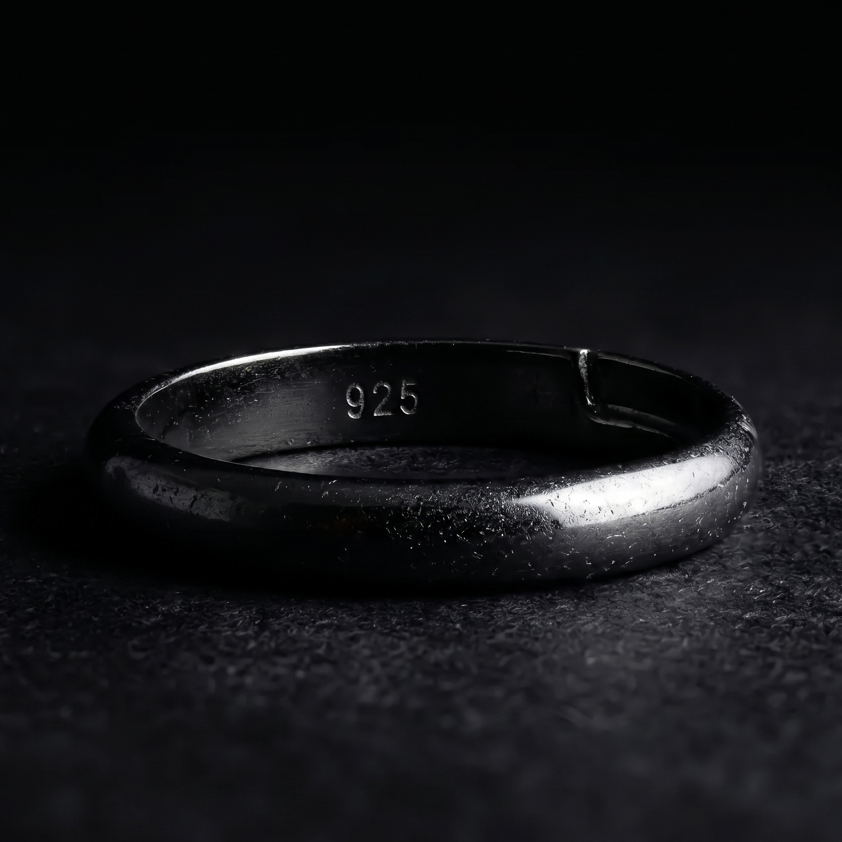 Sleek Blackened Silver Band - 925 Sterling Silver - Lustra