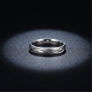 Delicate Leaf Etched Ring - 925 Sterling Silver - Lustra