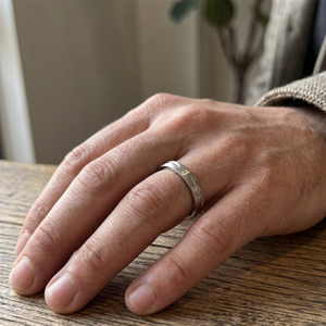 Delicate Leaf Etched Ring - 925 Sterling Silver - Lustra
