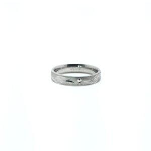 Delicate Leaf Etched Ring