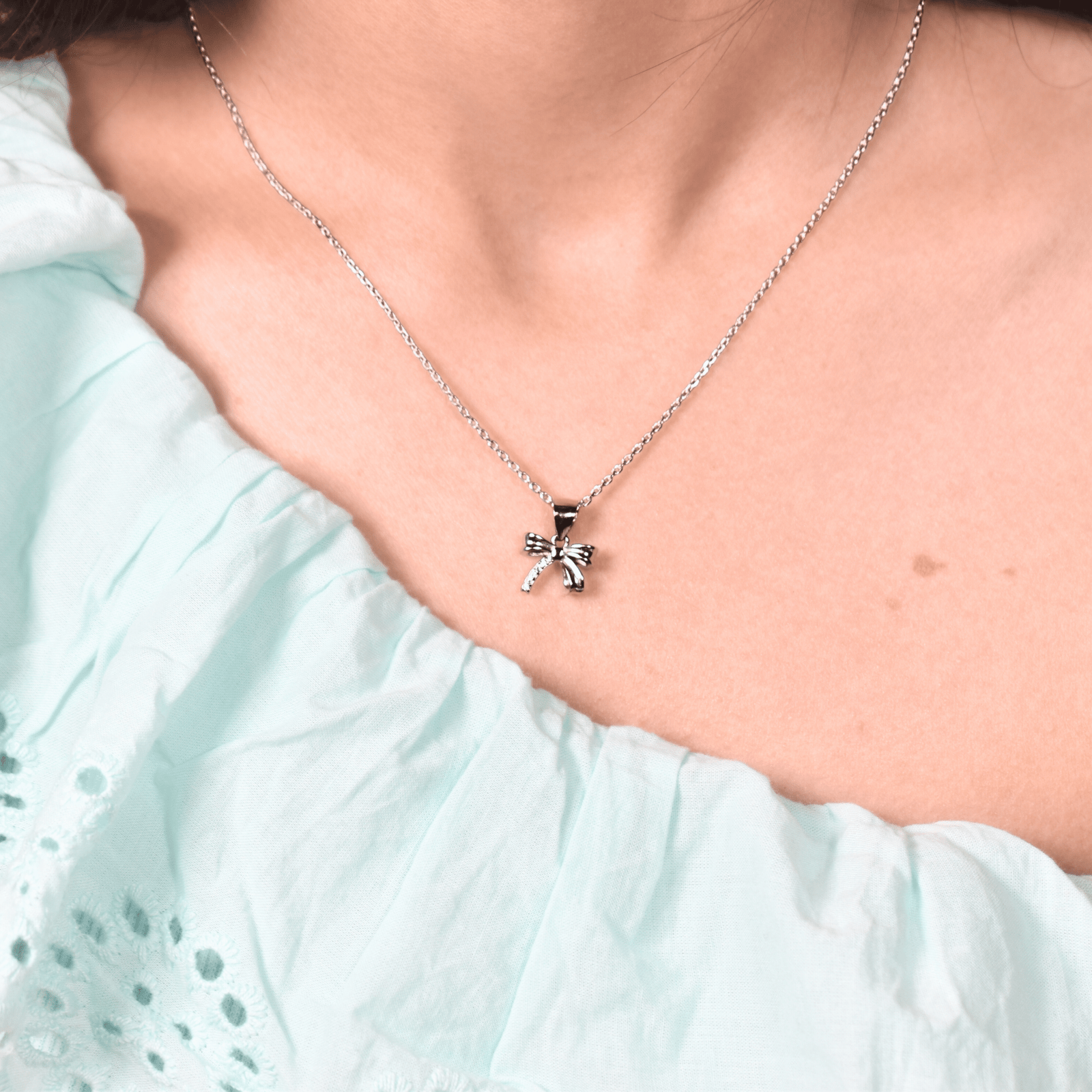 Lovely Bow Pendant Necklace