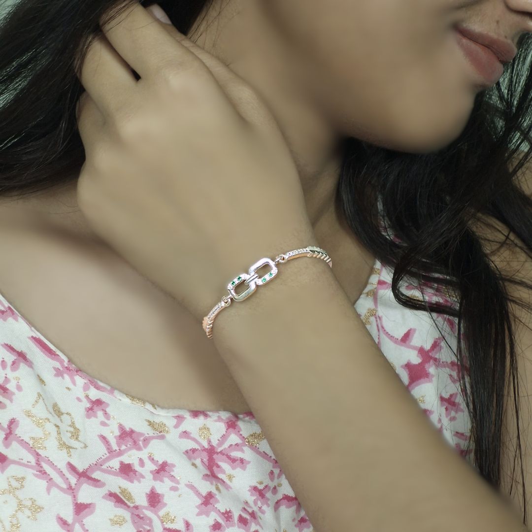 Chic Link Bracelet