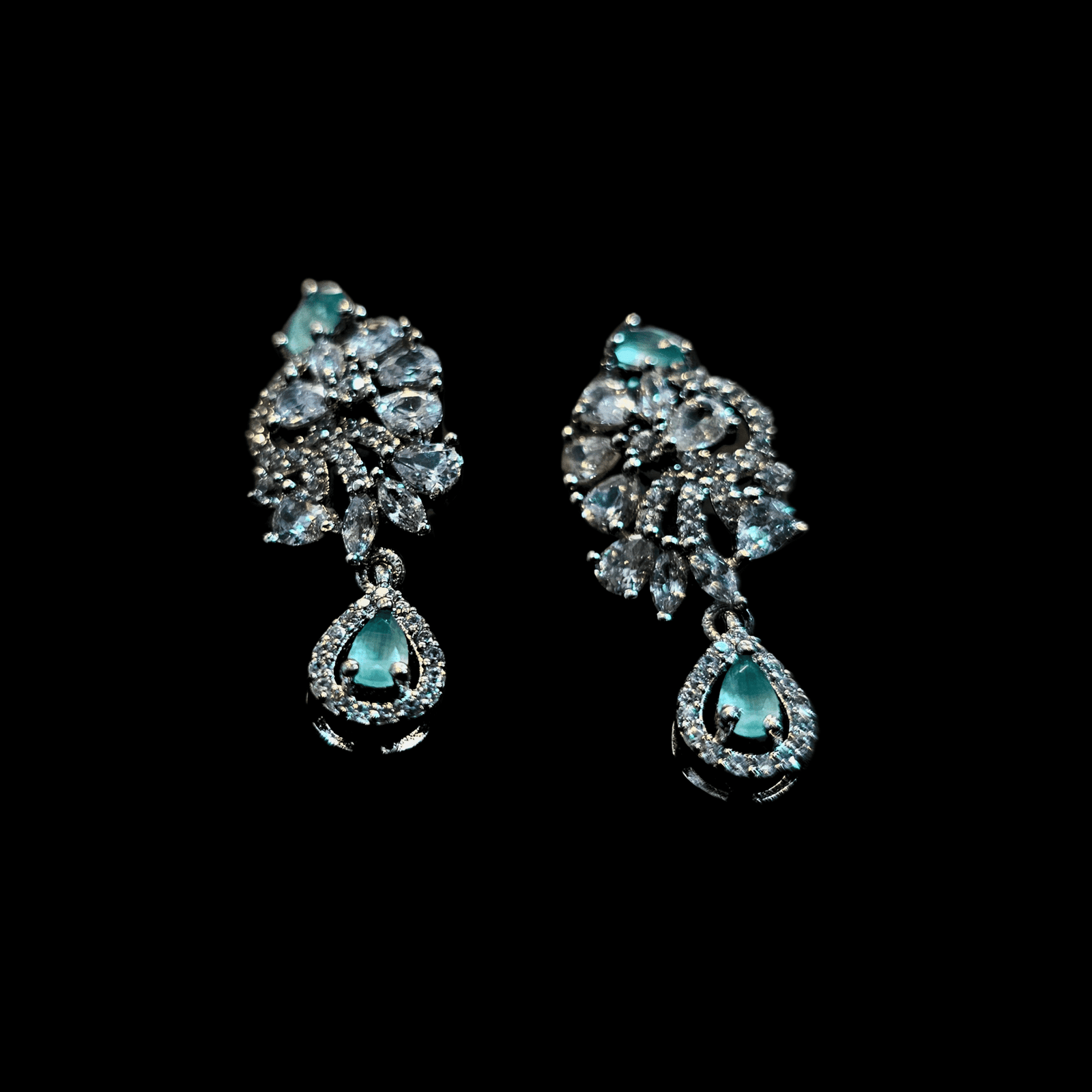 Elegant Teardrop Earrings Set